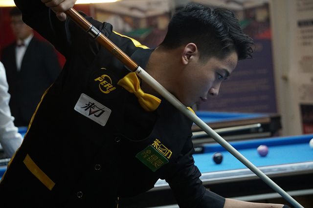 背后有何深 背后有何深